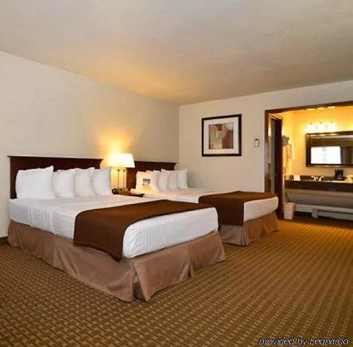 Hotel Magnuson Adobe 2*