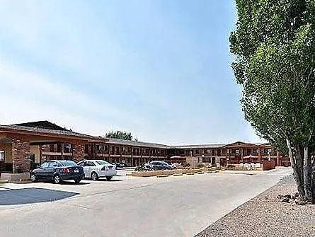 Hotel Magnuson Adobe